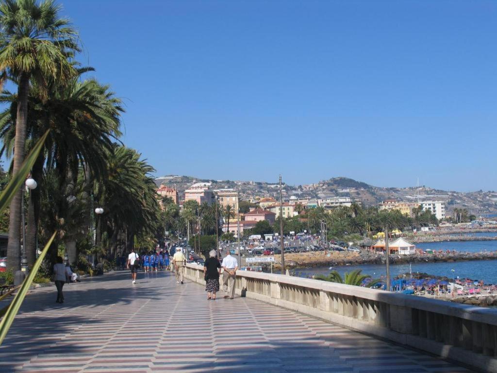 Casa Vacanza Rossella Sanremo Exterior photo